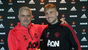 Luke shaw not looking too bad. Manchester United News Left Back Luke Shaw Signs New Five Year Contract Sport360 News