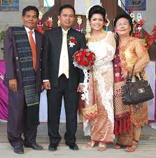 35 model kebaya modern dan terbaru tahun 2020. 55 Model Kebaya Pengantin Batak Modern Terbaru 2021 Glamour Model Kebaya Modern Terbaru