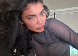 Kylie Cherry's Instagram, Twitter & Facebook