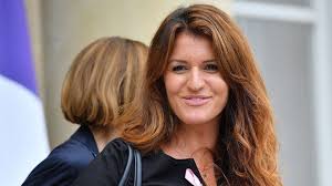 Accueil » la ministre déléguée » marlène schiappa. Quand Marlene Schiappa Coupe Ses Cheveux Et En Fait Don A Une Association De Lutte Contre Le Cancer Elle