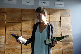 Quel Vin Recommander A Un Amateur Qui Debute Le Blog D Idealwine Sur L Actualite Du Vin