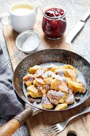 Kaiserschmarrn Ganz Klassisch Emmikochteinfach Rezept Kaiserschmarrn Kaiserschmarrn Rezept Rezepte