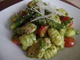 Gnocchi Mit Spargel Und Barlauch Pesto Rezept Rezept Pesto Rezept Barlauchpesto Rezept Rezepte
