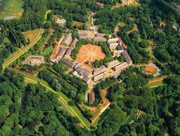 We offer smart and modern solutions for daily financial services to you and your family. A Brief History Of Citadelle Lille S Fortress