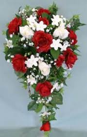 Breathtaking large red and white bouquet made out of roses and baby's breath from italian lakes wedding. White And Red Roses Wedding Bouquet
