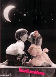 Gify Obrazki I Wierszyki Na Kazda Okazje Gify Na Dobranoc Photographing Kids Kids Kiss A Love So Beautiful