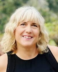 Lorraine Moulton's Instagram, Twitter & Facebook