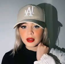 Madeleine Ramírez s (madeleineramrezs)