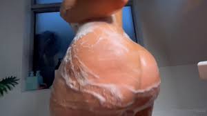 The Retweeter on X: Safiyaax showing her fat ass t.coaIUIMLyhOr   X