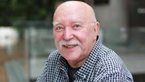 Skalka před terasou