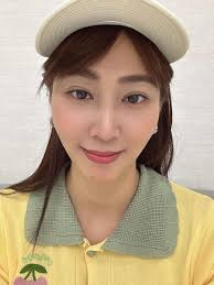 想起有人說句節哀順變，其實也是很公式化，完全沒有溫度的句子，覆一句有心就可以。 事情跟時間教會你看透很多事，也知道甚麼人才該珍惜，該放在心裏。