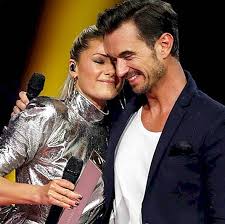 Helene fischer ist nach der trennung im jahr 2018 von florian silbereisen mit dem akrobaten thomas seitel zusammen. Helenes Relacionamento Intimo Com Florian Quao Dificil E Isso Para Thomas Seitel Estrelas E Tv 2021