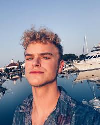 B 🦋 (@emprize) • Instagram photos and videos