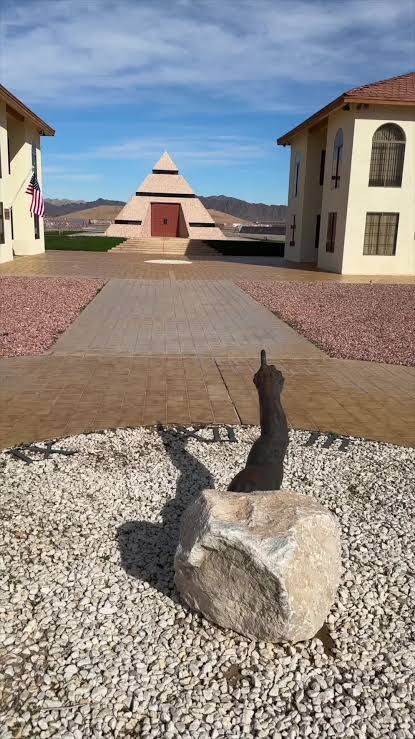 Did you know the center of the world is in California? Check out this fun  roadside attraction if you are driving from San Diego to Tucson and let me  know what you think in the comments!