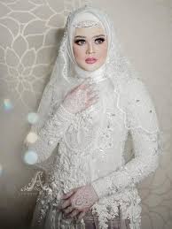 Baju akad nikah women s fashion bridal wear on carousell sumber : 15 Inspirasi Model Kebaya Pengantin Hijab Modern Yang Elegan