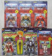 Figures are highly posable with 16 working joints. Motu Classics De
