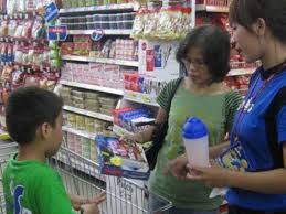 5 contoh dialog bahasa inggris di kantor lengkap dengan terjemahan. Menjadi Sales Promotion Girl Spg Akumassa