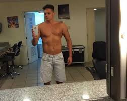 Rafael andrés olarra guerrero (born may 26, 1978 in santiago, chile) is a former footballer who played as a defender. La Dieta De Rafael Olarra Para Tonificar Su Cuerpo Listo Para La Vedeton Tecache Cl