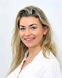 Anna Blaney's Instagram, Twitter & Facebook