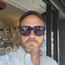 Casual Saturday. On him, Sandro in Argyle;