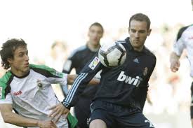 De duitse international christoph metzelder, verdediger van de spaanse topclub real madrid, is woensdag in madrid met succes geopereerd aan zijn linkervoet. Former Real Madrid Player Christoph Metzelder Accused Of Trafficking In Child Pornography Teller Report