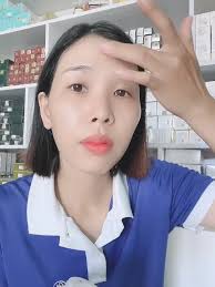 Mang thanh Xuân về cho bố mẹ , chỉ 10 phút có mái tóc đen tuyền mà không  xót rát da đầu , không mùi hôi .