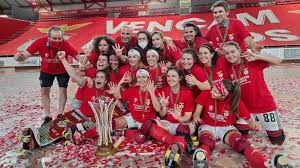 Pavilhão do benfica realizando se assim o campeonato províncial de hóquei em patins 🏑 no namibe 🇦🇴 benfica moçâmedes vs atlético donamibe junior convidaamos a todos para assistirem o jogo. Benfica Vence Sporting E E Octacampeao De Hoquei Em Patins Feminino Maisfutebol