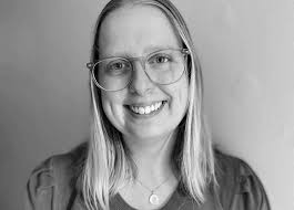 Nellie Jones's Instagram, Twitter & Facebook