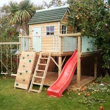 la cabane de jardin pour enfant est une idee superbe pour votre jardin archzine fr jardin pour enfants cabane de jardin pour enfants cabane jardin