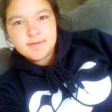 Caitlin Ormsby's Instagram, Twitter & Facebook