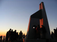 Independente das crenças de cada um de nós, é interessante que analisemos o significado metafísico do solstício de inverno, evento que inicia a presente estação do. Solsticio De Inverno Wikipedia A Enciclopedia Livre