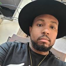 Kriston B. (@iamkristonb)