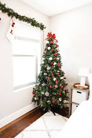Holiday Room Decor Decorate My Apartment For Christmas With Me I Blogged My Adorable White Red And Gre Holiday Room Decor Holiday Room Green Christmas Tree
