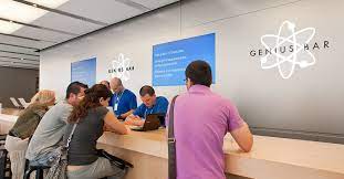 Je suis habituée à cela maintenant. Apple Pays Out After Genius Bar Worker Wipes Honeymooner S Iphone Naked Security