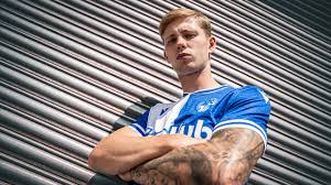 Jake Garrett joins Bristol Rovers