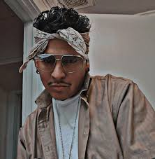 Does Valarie Vasquez work at Showtime Barbershop 2.0?