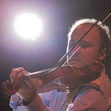 🌹 All are welcome to enjoy a beautiful evening of romantic music performed  by violinist Rose Light and pianist Gabriel Baird 🌹 🗓 Mon 9 Dec 7:30pm 🏛  St Barnabas Anglican Church,