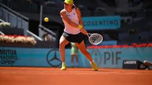 Tenis: Turniej WTA w Stuttgarcie - mecz ćwierćfinałowy gry pojedynczej: Iga Świątek - Mirra Andriejewa