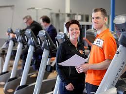 .is rob jetten (d66) woensdag te vinden bij een sportschool, waar hij zich in het zweet werkt met dat heeft meneer jetten denk ik ook gezien, haha!, zegt de goedlachse trainer. Fitness Archieven Inzaken Nl