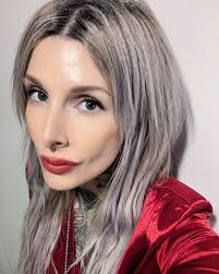 Hi friends! I'll be back in the salon next week full-time creating hair  magic ✨ Book with me online or shoot me a message!❤️  #denverhairstylist#blondespecialist#denverhairextensions#denver#congresspark