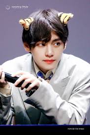 Pin By Khansa Shabihah On A In 2020 Bts Taehyung Taehyung Kim Taehyung