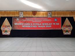 Kepemimpinan kepala sekolah adalah kemampuan yang dimiliki seorang kepala sekolah untuk mempangaruhi semua komponen sekolah (guru, murid dan 6.7 mampu melaksanakan pembaruan dalam menggali sumber daya dari bp3 dan masyarakat. Seleksi Kepala Sekolah Tk Sd Berprestasi Tahun 2020