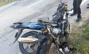 Gratis untuk komersial tidak perlu kredit bebas hak cipta. Maut Motosikal Bertembung Kereta