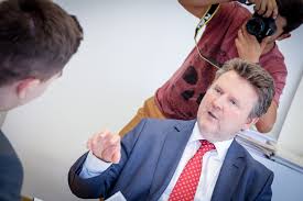 Update information for michael ludwig ». Michael Ludwig Wir Diskutieren Hier Uber Luxusprobleme Kopf Um Krone