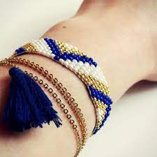 Sie können es jederzeit verwenden. Anleitung Perlenarmband Weben Lisibloggt Perlenarmband Diy Armband Perlen Armband Perlen