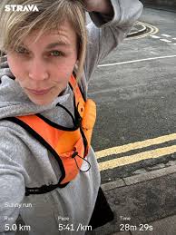 Hey Plymouth uk peeps. Looking for a flatter longer run to build my  endurance, any ideas? Did my best run so far today, 6.2k in 32 minutes, so  my pace is okay