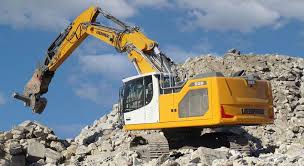 The house sits atop an undercarriage with tracks or wheels. X97t0smr0adspm