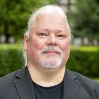 100+ Profile mit dem Suchbegriff „Schroff“