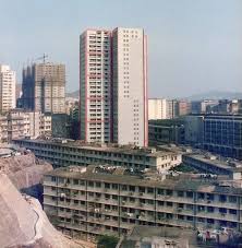 1987年剛落成的花園大廈玉蓮臺第四座 原來水仙樓及玉蘭樓位置 以及即將拆卸的花園大廈第一期餘下五座大廈 牡丹樓 玫瑰樓 百合樓 茉莉樓 紫蘭樓 hong kong kong city