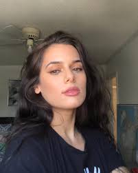 Taylor Borges's Instagram, Twitter & Facebook